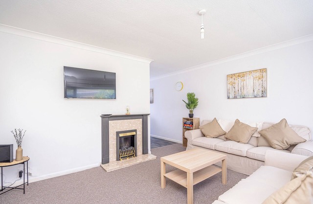 Spacious - Sleeps 7 - Pantry & Fridge Essentials - Contractors - Leisure