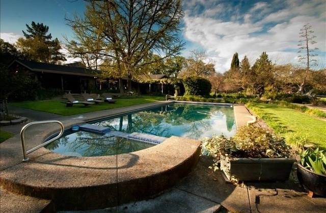 Spacious Sonoma Gated Retreat with Pool, Tennis and Pickleball