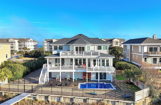 Spacious Sound Front Home with Private Pool!