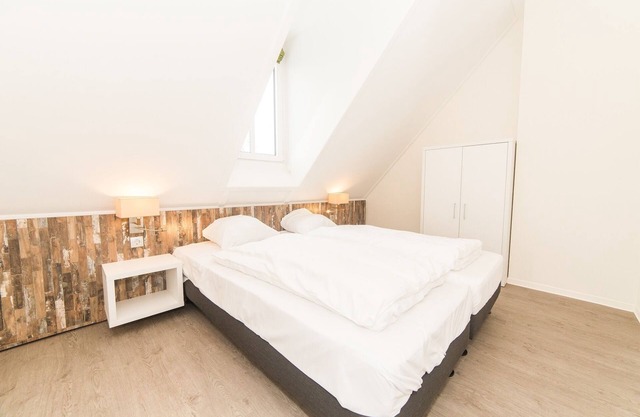 Spacious Split-Level w/BBQ