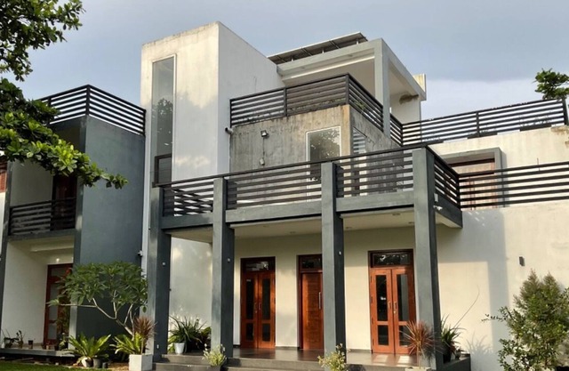 Spacious stand-alone 2-Bed Villa in Galle