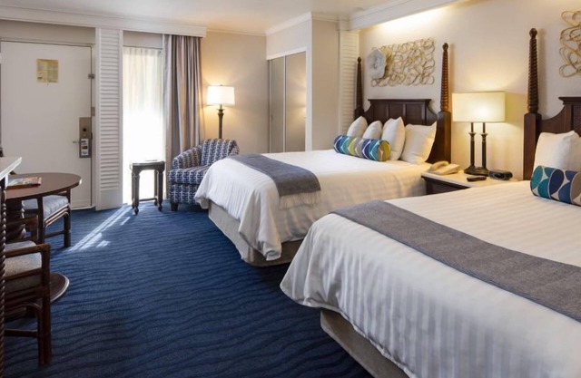 Spacious Standard Room, Steps to Sandy Beaches, Onsite Swimming Pools!