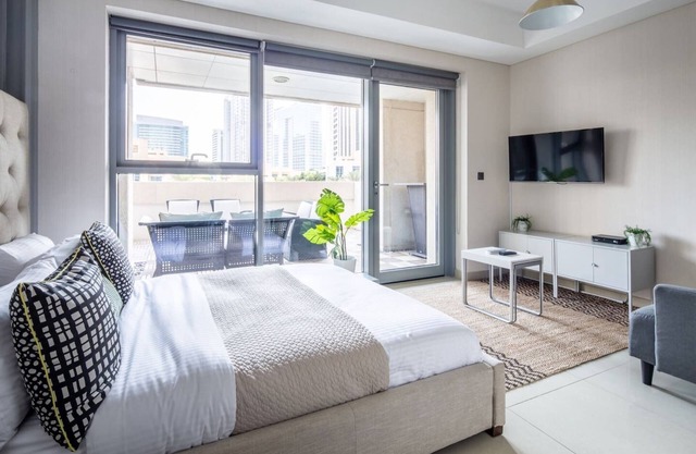 Spacious Studio in Downtown Dubai