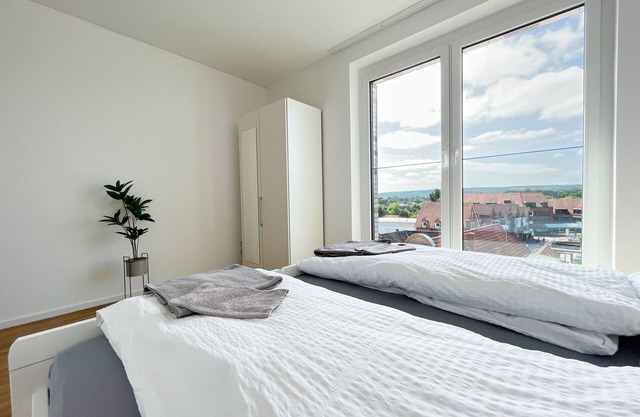 Spacious & stylish apartment I home2share