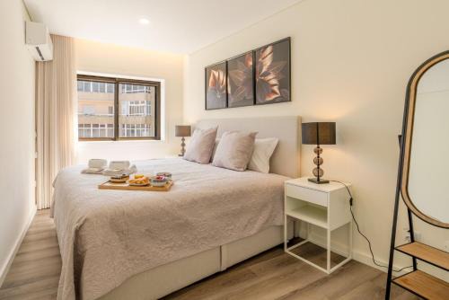 Spacious & Stylish Flat with Garage by HostWise
