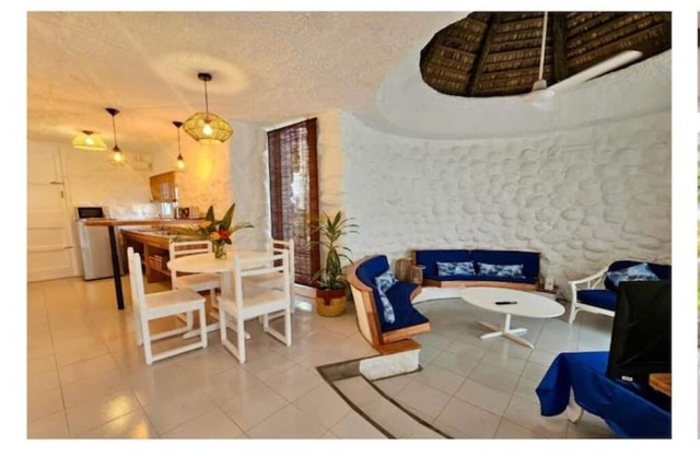 Spacious suite - Beach - Pool and spa