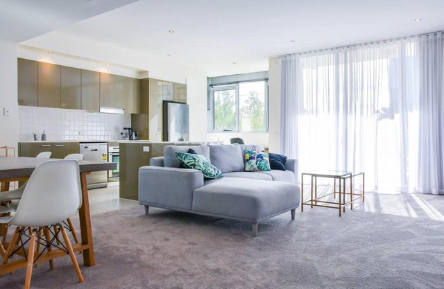 Spacious sun-drenched apartment, centrally located