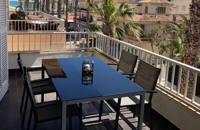 SPACIOUS-SUNNY-BEACH: apartment in beach area