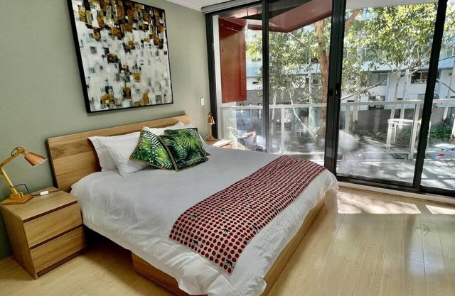 Spacious terraced style apartment in Zetland