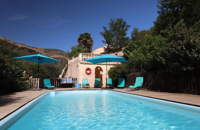 Spacious Three Bedroom Mountain Villa with Pool