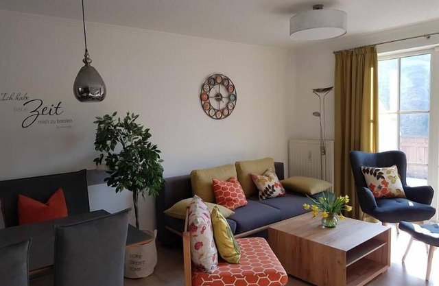 Spacious three-room vacation apartment for up to 6 people with sunny terrace