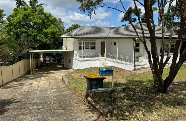 Spacious two-bedroom family house in Seven Hills
