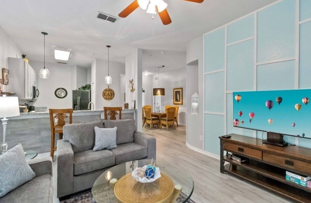 Spacious upgraded 1st floor condo w/Resort Amenities. Disney, less than 15 mins