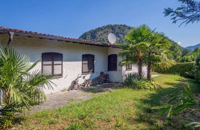 Spacious vacation home with garden, approx. 100 m to the lake, with bathing facilities
