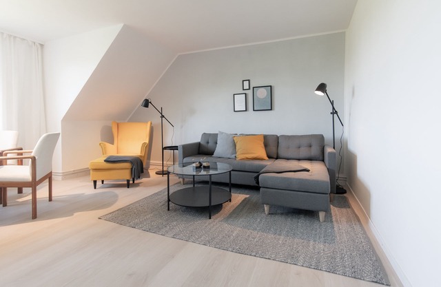 Spacious vacation apartment with terrace and garden