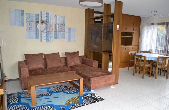 Spacious vacation apartment with private entrance in a quiet location.