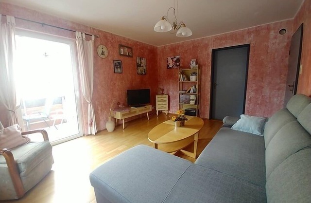 Spacious vacation apartment directly below Mainberg Castle