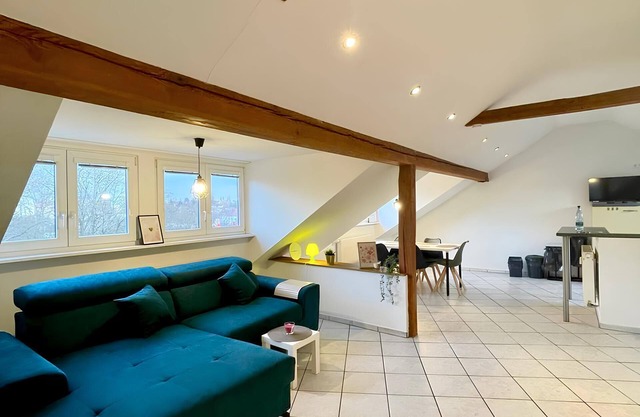 Spacious vacation apartment for up to 8 people in the heart of Zirndorf