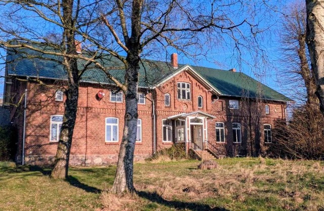 Spacious vacation apartment in a small, charming manor house!