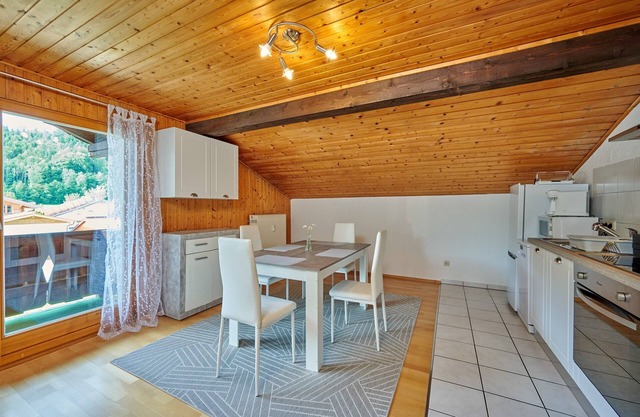 Spacious vacation apartment 72 m², 1-4 persons, 2 bedrooms, WLAN, balcony