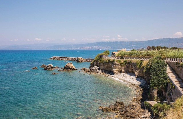 Spacious vacation home with private pool and panoramic view of the sea only 250 meters away.
