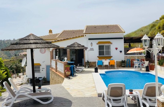 Spacious villa and studios in Viñuela, close to the coast (Torre Del Mar)