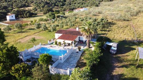 Spacious villa in Aroche, 160 m², private pool, 10 guests