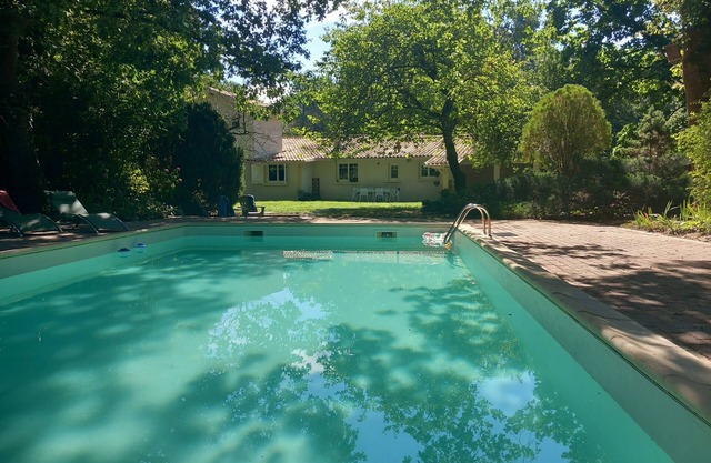 Spacious villa on large domain with swimmingpool 15 minutes from the beaches