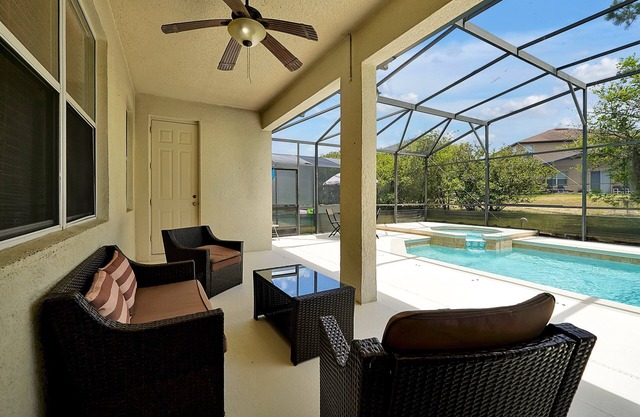Spacious Villa w/Private Pool Near Disney & Champions Gate