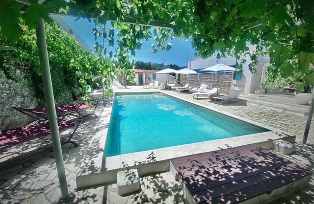 Spacious villa with private pool and parking 6 beds.