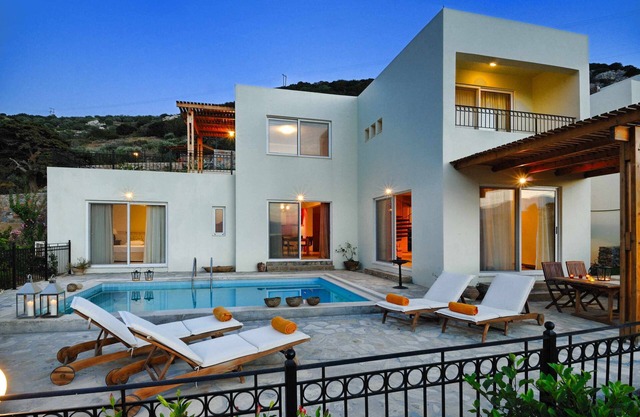 Spacious villa with private pool and sea view, just 150 meters from the sea