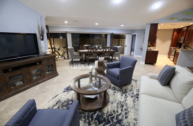 Spacious, walk to beach, meticulously clean, 2 BR, 1 level, ground level Condo