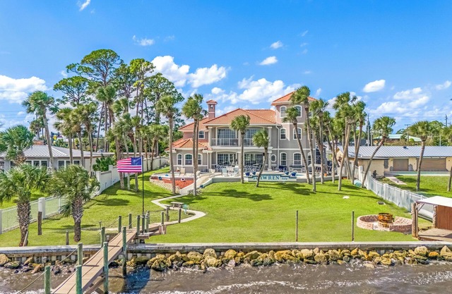 Spacious Waterfront Home - Stunning Rocket Launch View