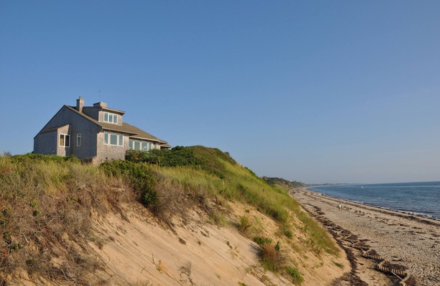 Spacious Waterfront Home With Private Beach. Modern. Friendly To Kids & Adults