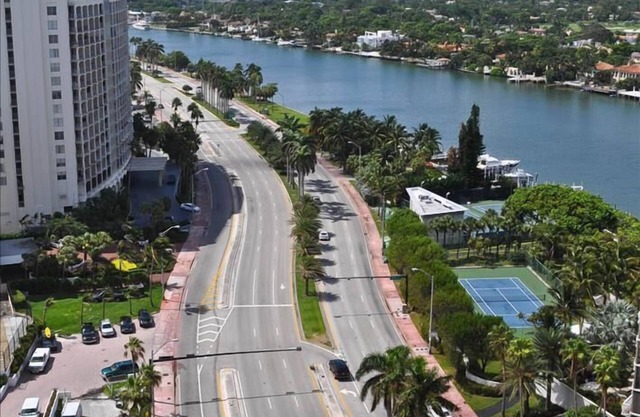 Spacious Waterfront One bedroom with 1.5 bathrooms