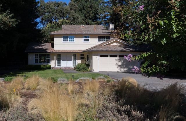 Spacious Wine Country Retreat - perfect for indoor/outdoor getaways