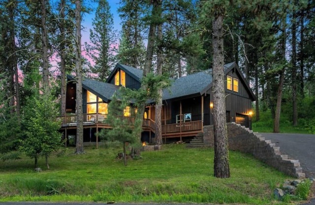 Spacious Wooded Getaway Cabin near McCallnn
