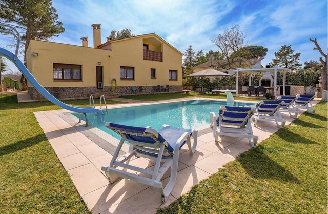 Spaciously equipped vacation home in Catalonia.