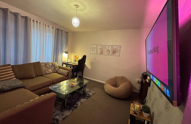 Spare double bedroom available.