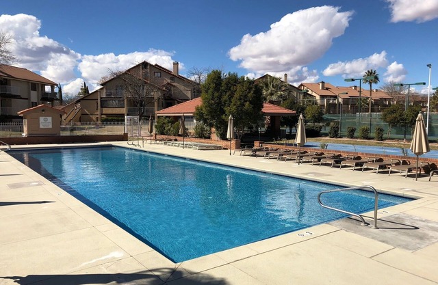 Sparkling Newly Remod Condo. Near Zion's, Tuacahn, Bike Trails. Pool &Pickleball