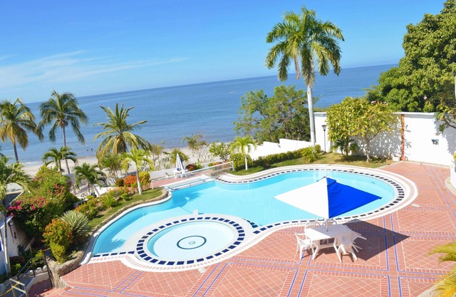 Spectacular Ocean Front View With Private Beach!