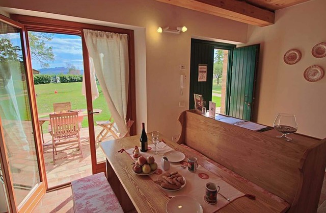 Special OFFER! Charming flat in Le Marche countryside with amazing view and pool