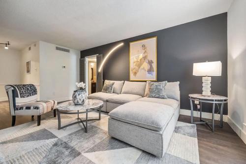 Special 2BR Galleria Condo Pool View Private Entrance