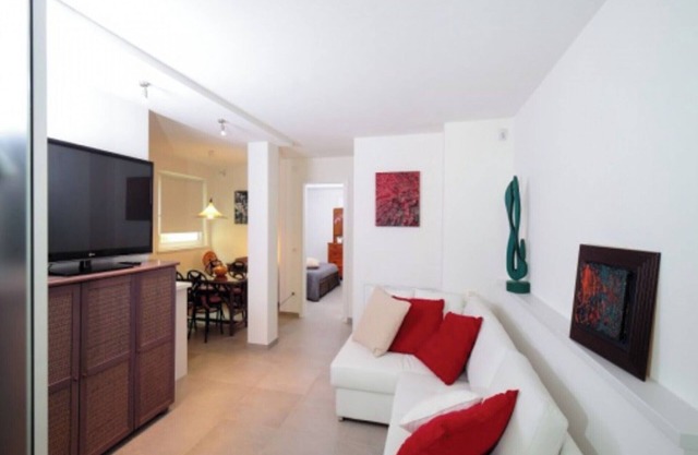 'Special' Apartment with Shared Pool, Wi-Fi and Air Conditioning
