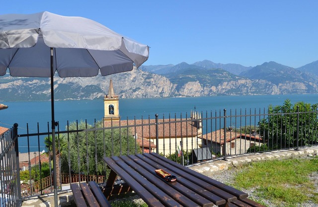 SPECIAL OFFER BRENZONE ON THE GARDA