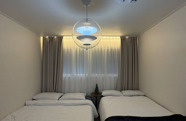 Special Offer/Hongdae, 2Mins By Subway/2Rooms, 3Beds/Dongdaemun, Myeondong