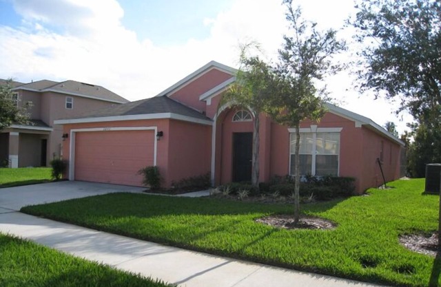SPECIAL PROMO RATES FALL & WINTER 2025. POOL HOME. CLOSE TO THEME PARKS + GOLF.