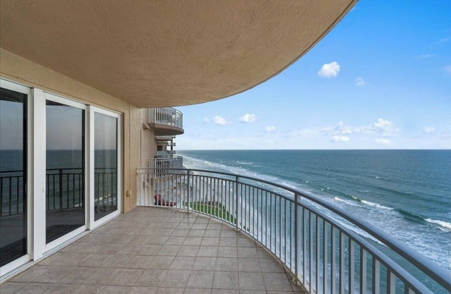 Spectacular Large Beachfront 3BR/3B 8th FL Condo w/Ocean/River Views & Amenities