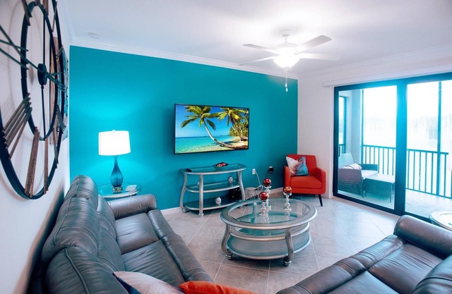 Spectacular 2/bed, 2/bath Condo with Lake & Golf View