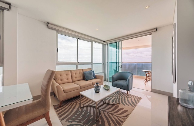 Spectacular 2BR with Unbeatable View in Palmetto Beach